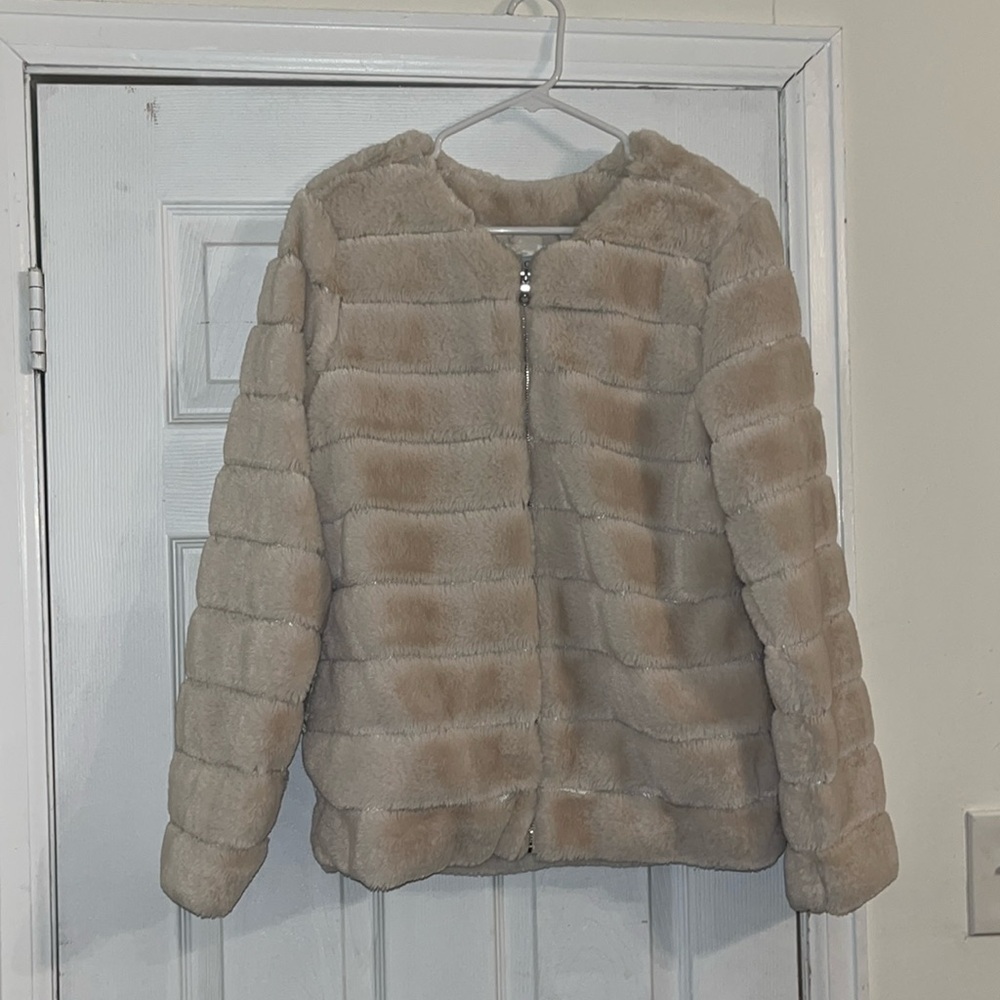 Cream Carmen Marc Valvo Faux Fur Coat Size M